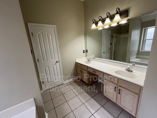 Building Photo - 158 Doris Meadow Cove