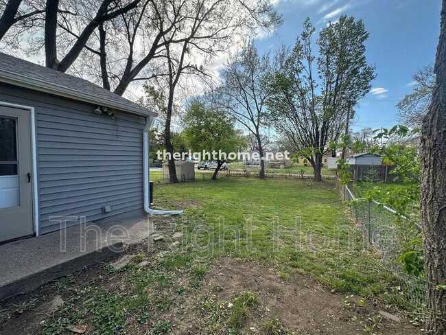 Building Photo - 2810 S Crawford St