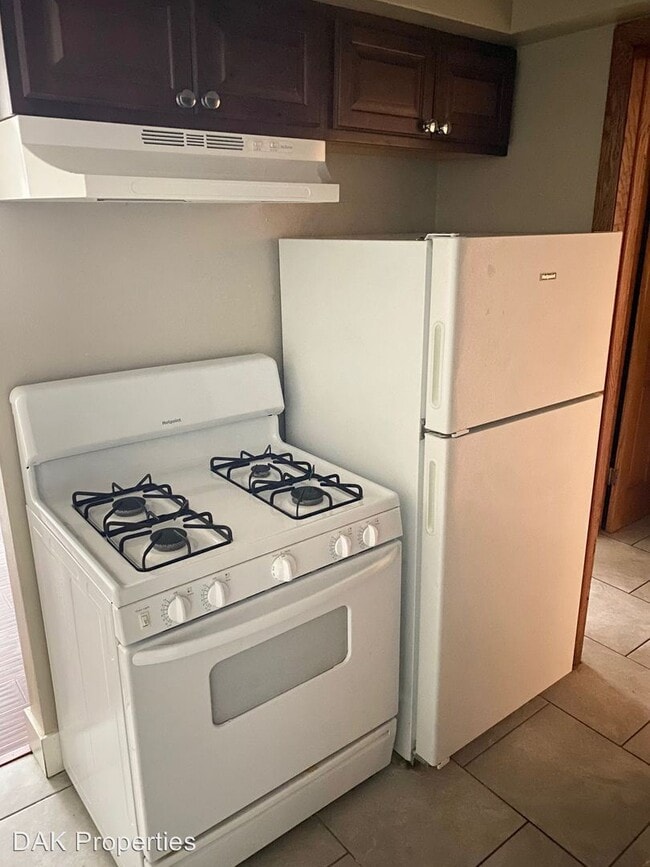 Building Photo - 2425 N Oakland Ave