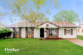 Building Photo - 1541 Younce St