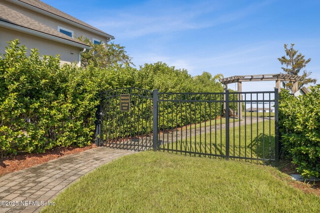 Building Photo - 2719 Chapman Oak Dr