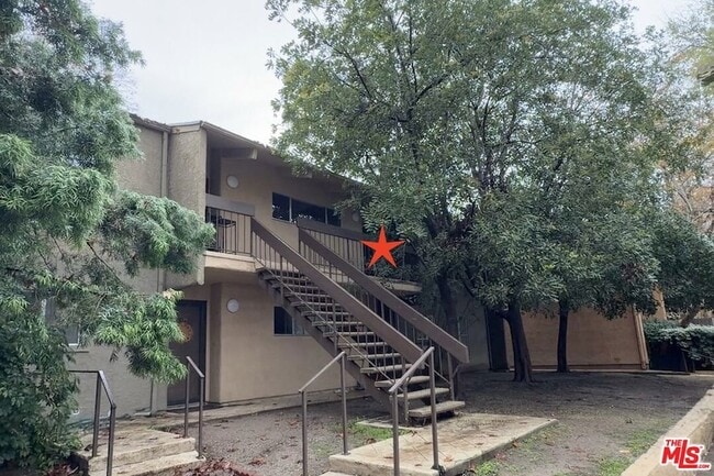 Building Photo - 18350 Hatteras St