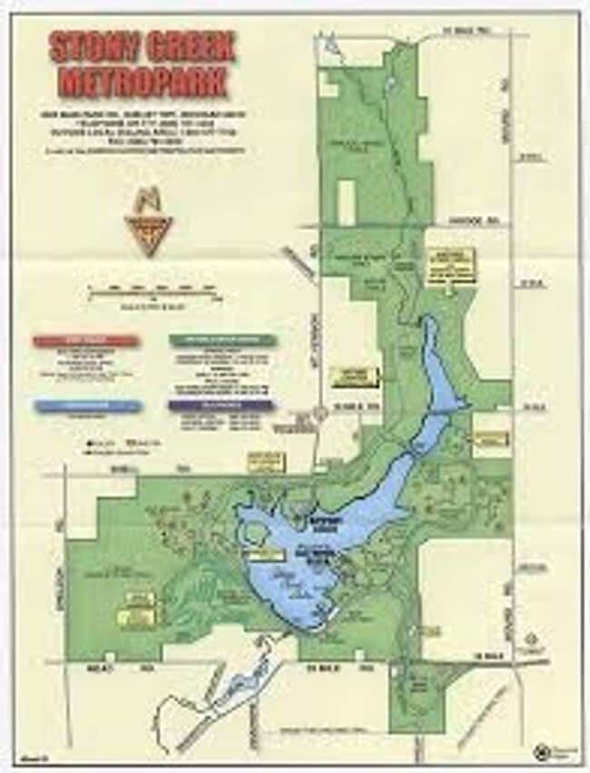 Building Photo - Shelby Twp 2-bedroom, 2-bath condo-style, private patio, 1st floor unit