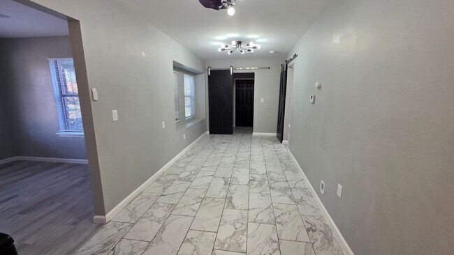 Building Photo - 1536 SW 38th St