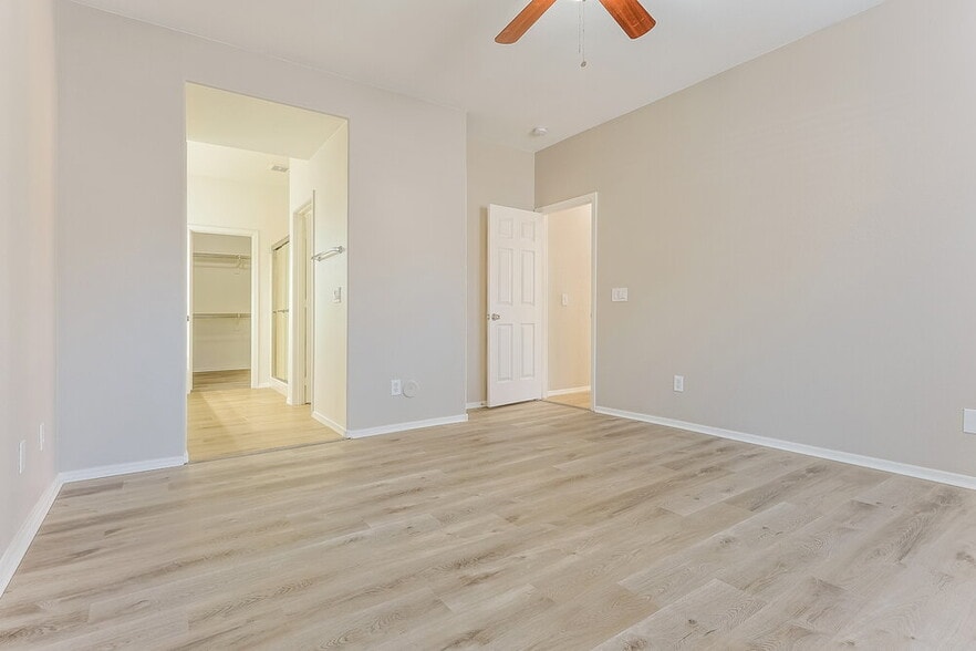 Building Photo - 2741 N Kenton