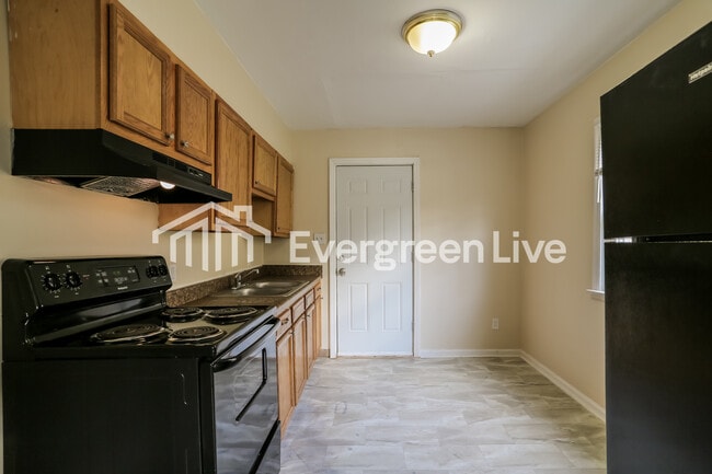 Building Photo - 2330 Lexington Ave