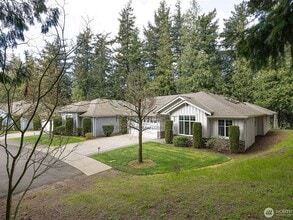 Building Photo - 237 Creekview Crest