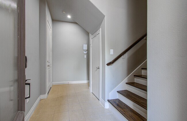 Building Photo - 4001 Dallas St