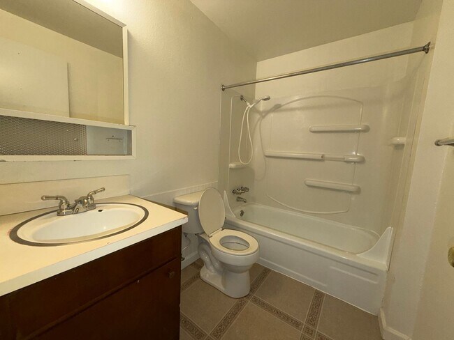 Building Photo - Affordable 1 bed 1 bath home in a safe neighborhood