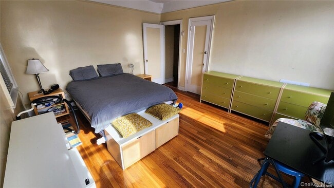 Building Photo - 4 Maple Dr