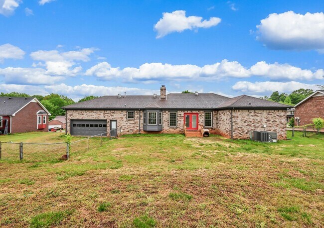 Building Photo - 532 Brentwood Cir