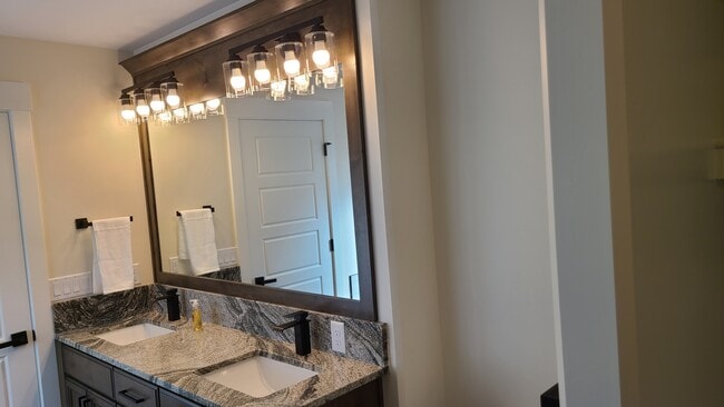 Building Photo - 184 Galena Smt Dr