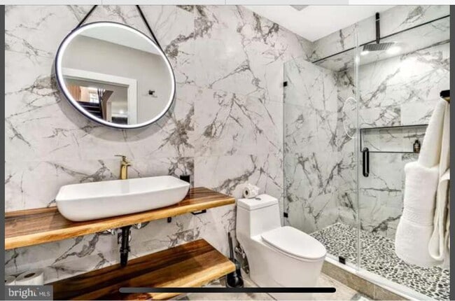 Building Photo - 2309 Dickinson St