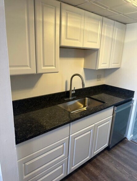 Building Photo - 3754C Helios Ct