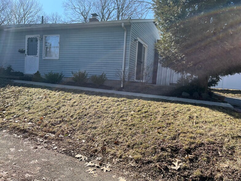 Building Photo - 930 Prospect St