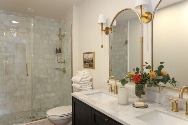 Building Photo - 1745 E Rex Rd