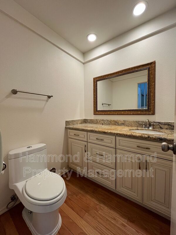Building Photo - 3804 Mainsail Cir