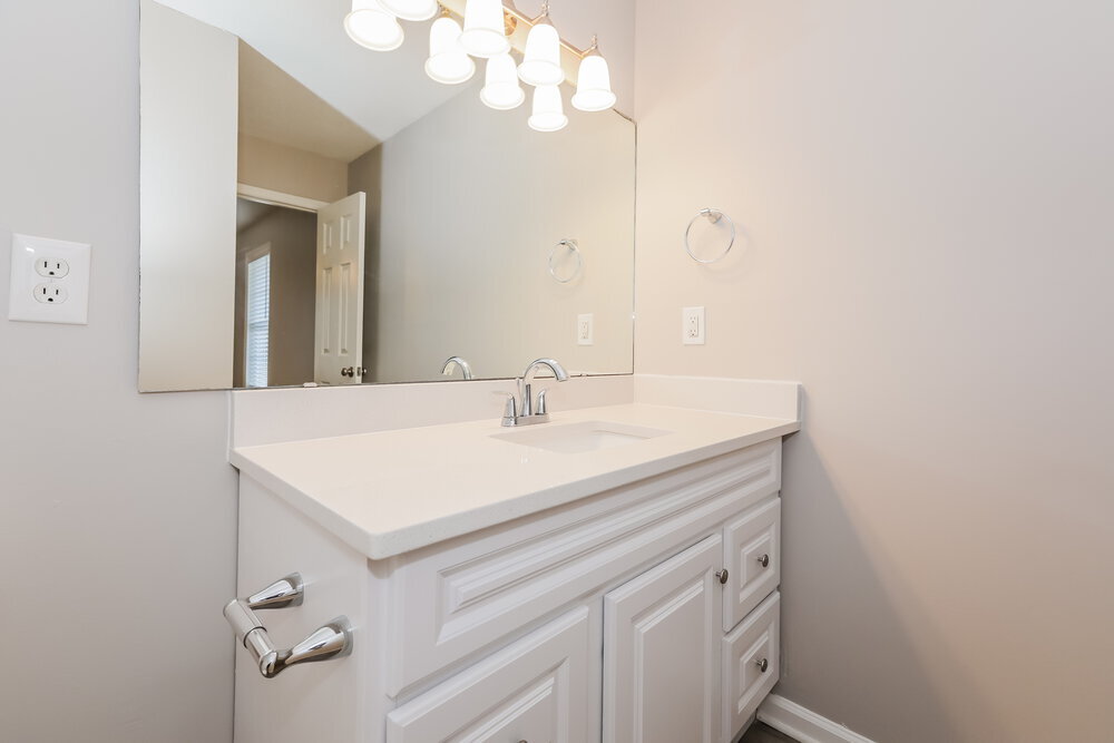 Building Photo - 109 Colonial Cir