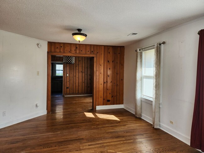 Building Photo - Wonderful 2 Bedroom 1 Bath home in Hixson, TN