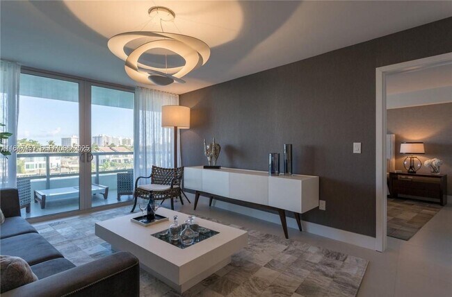 Building Photo - 9261 E Bay Harbor Dr