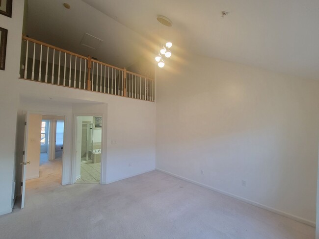 Building Photo - Lovely 3 BR/3.5 BA Townhome in Hanover!