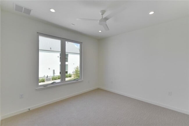 Building Photo - 3303 Cantwell Ln
