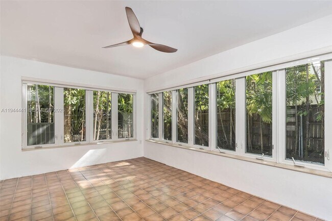 Building Photo - 680 NE 57th St