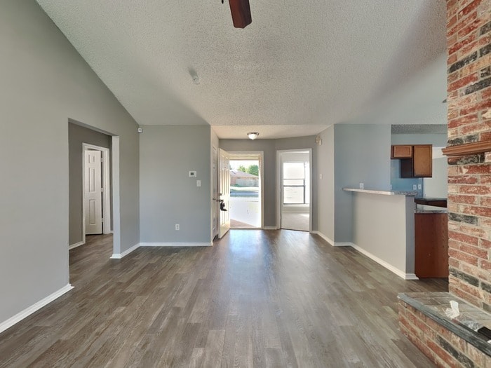 Building Photo - 3014 Pepperidge Dr E