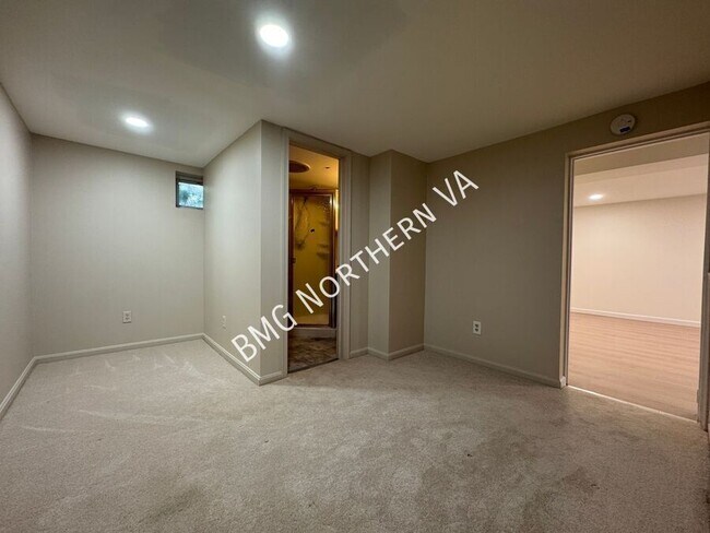 Building Photo - 7046 Lee Park Ct