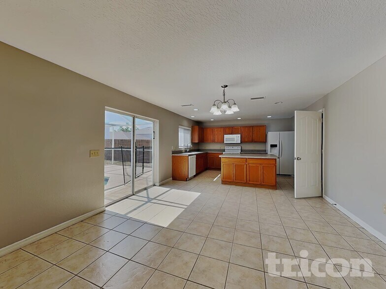 Building Photo - 10432 Boyette Creek Blvd