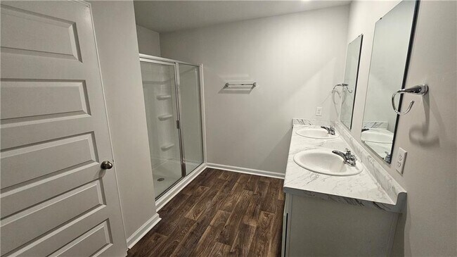 Building Photo - 511 Autumns Wood Cir W