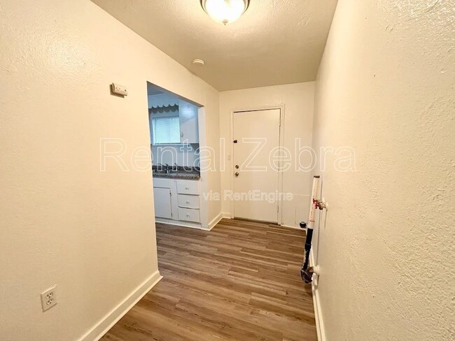 Building Photo - 641 M St