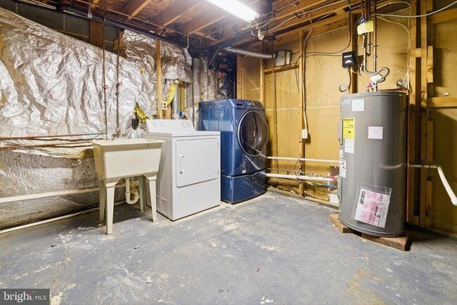 Building Photo - 26 Dover Ln