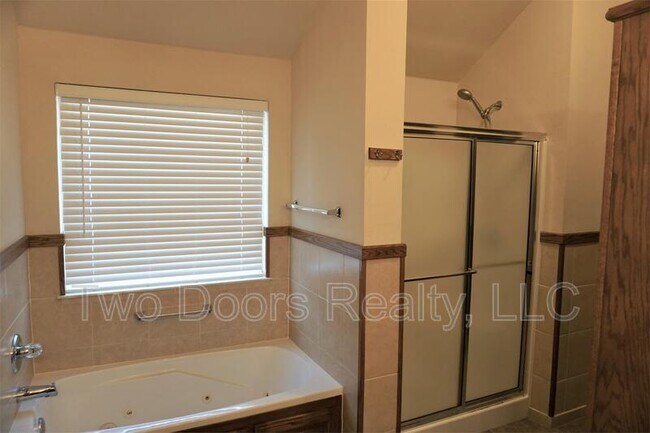 Building Photo - 9601 Crooked Creek Ln