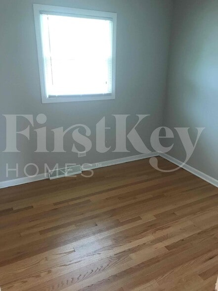 Building Photo - ON132 Cottonwood Dr