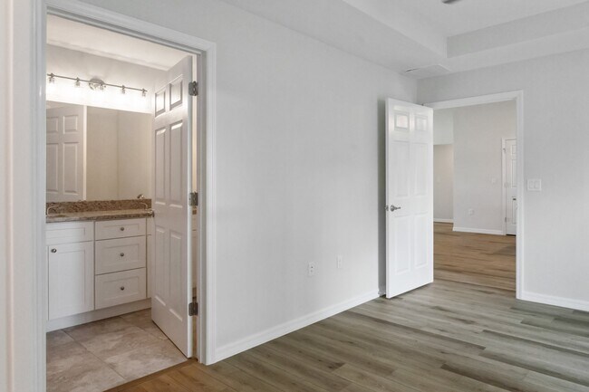 Building Photo - 13422 SW 48th Ave