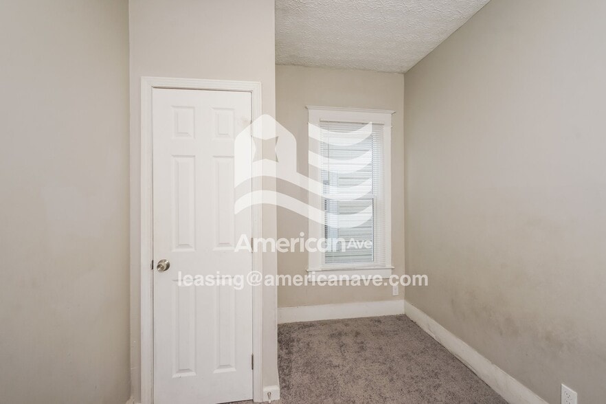 Building Photo - 515 W Whitney Ave