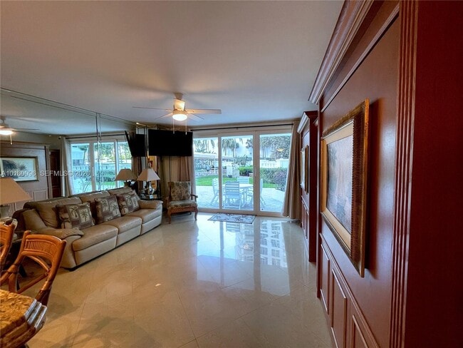 Building Photo - 3505 S Ocean Dr