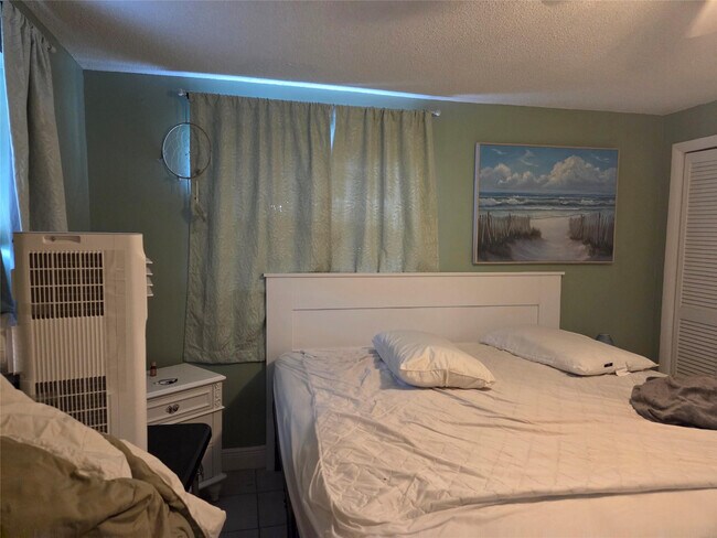 Building Photo - 2630 SW 49th Ct