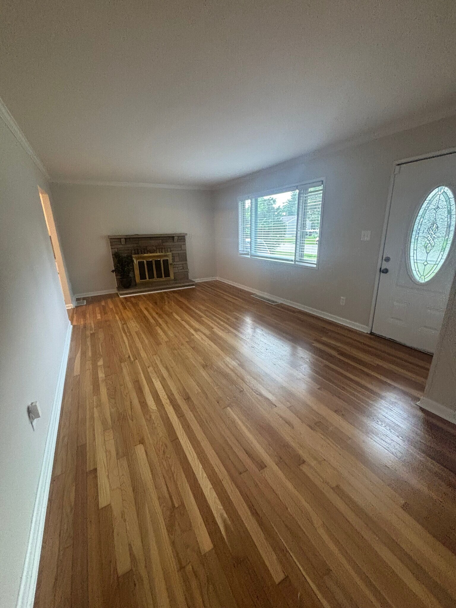 Building Photo - 977 Magie Ave
