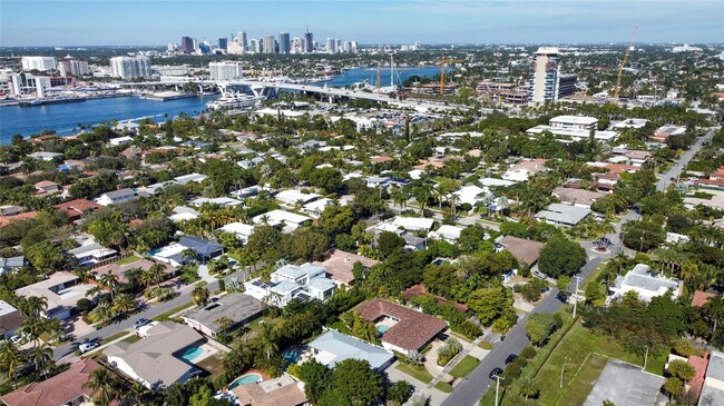 Building Photo - 1959 SE 25th Ave