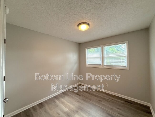 Building Photo - 409 Olin Dr