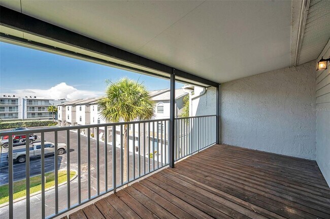 Building Photo - 745 Pinellas Bayway S