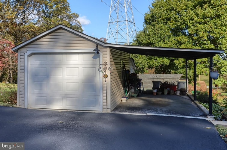 Building Photo - 261 Rexmont Rd