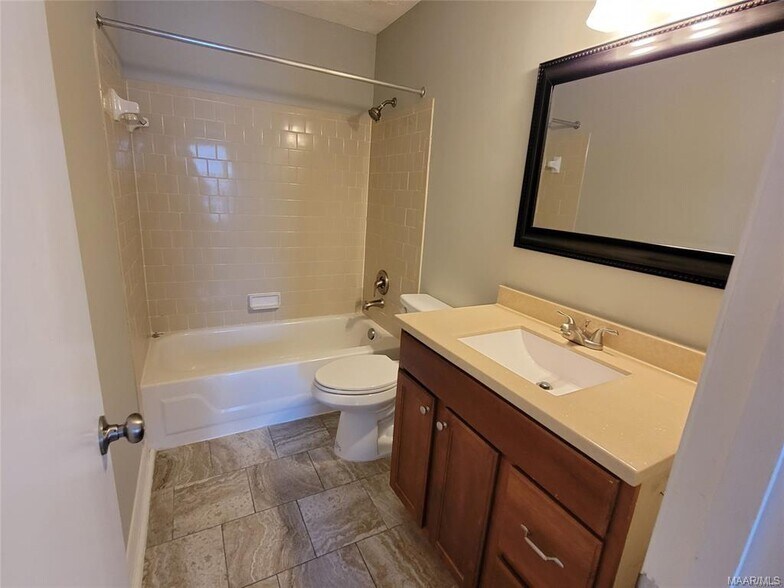 Building Photo - 5302 Rexford Ct