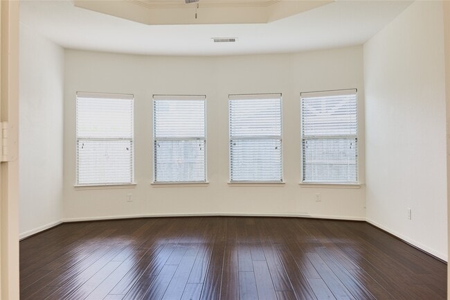 Building Photo - 24215 Courtland Oaks St
