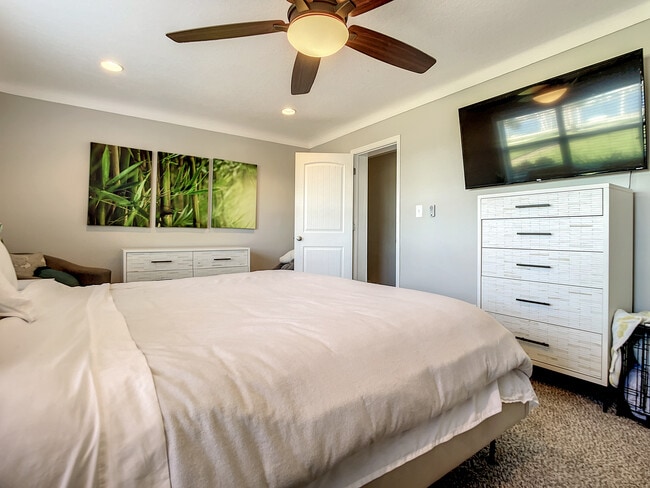 Building Photo - 762 S Beach St