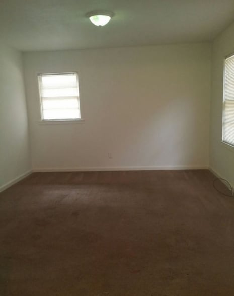 Building Photo - 3903 N Linden Dr