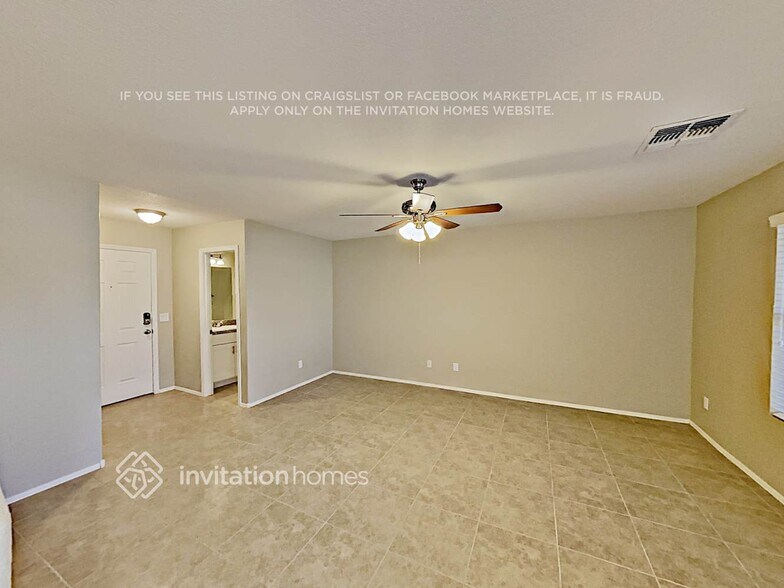 Building Photo - 11424 E Forge Ave