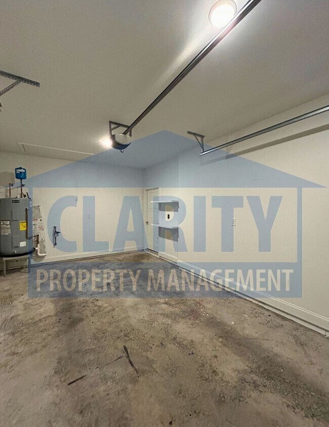 Building Photo - Single-level two bedroom townhome!